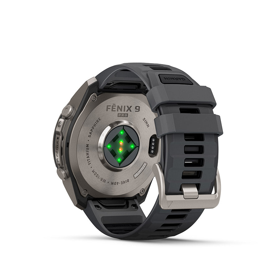 Garmin fenix 9 Pro 51 mm, Titane / bracelet en silicone graphite et noir, vue 3