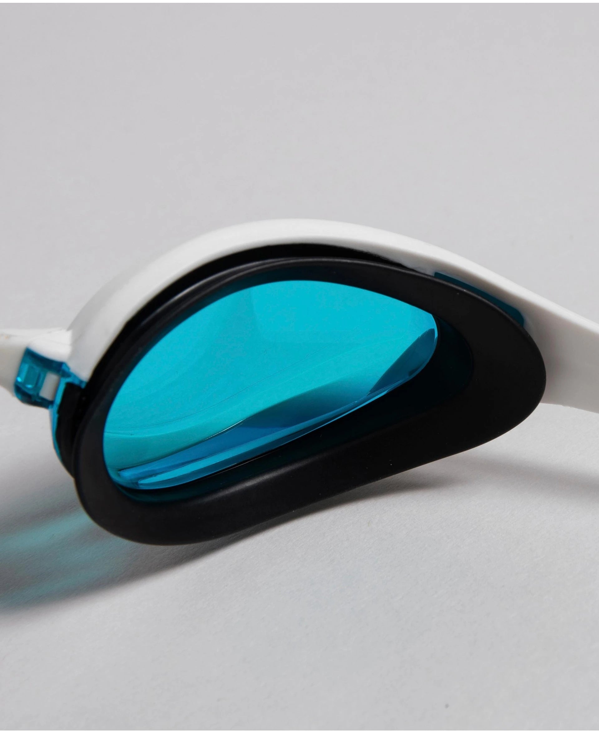 ARENA COBRA ULTRA SWIPE