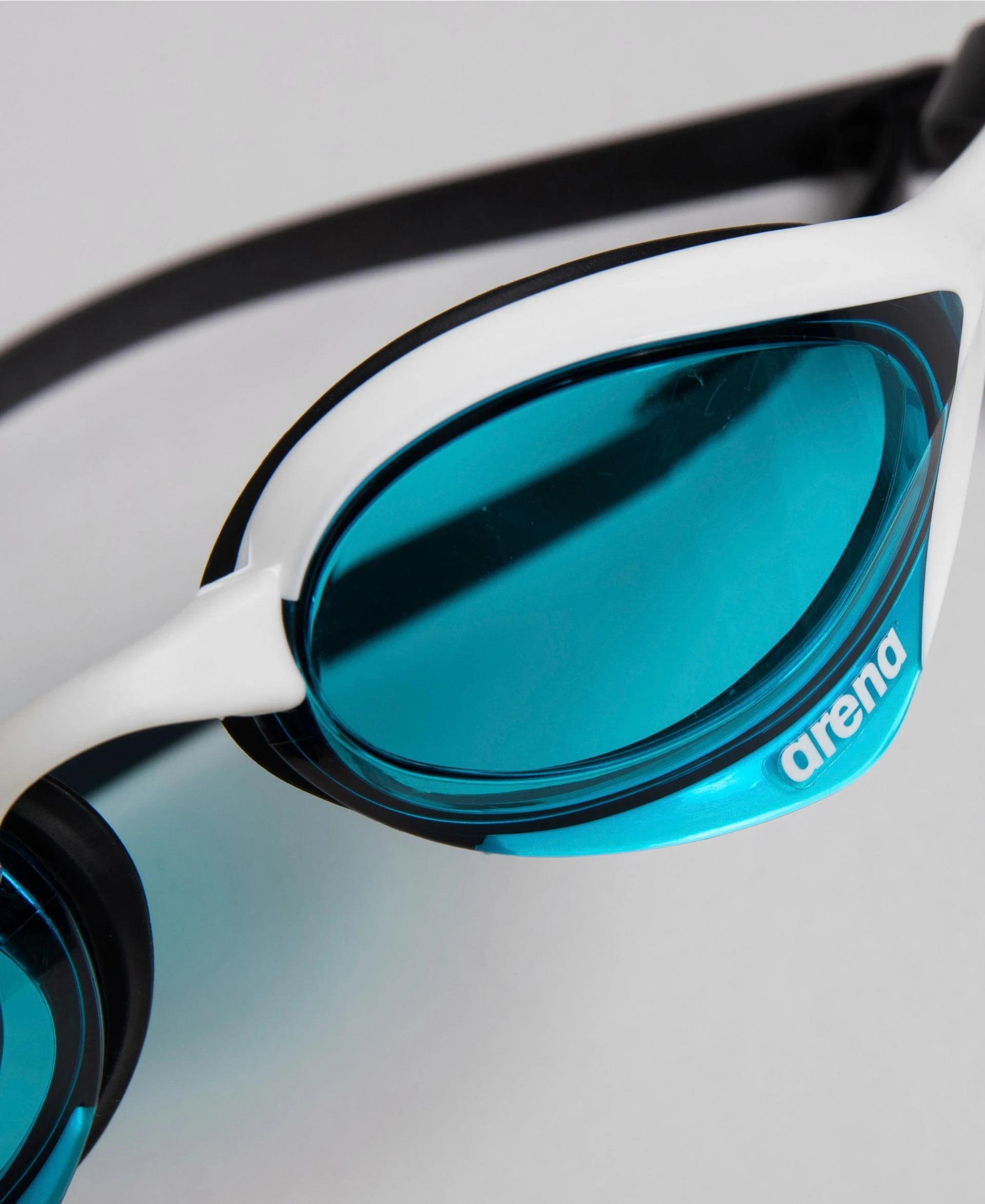 ARENA COBRA ULTRA SWIPE