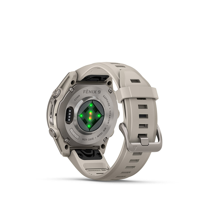 Garmin fenix 9 43 mm, Titane / bracelet en silicone gris brume, vue 3