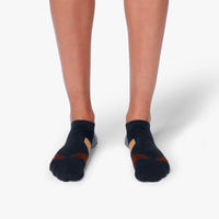 ON PERFORMANCE LOW SOCK F/W