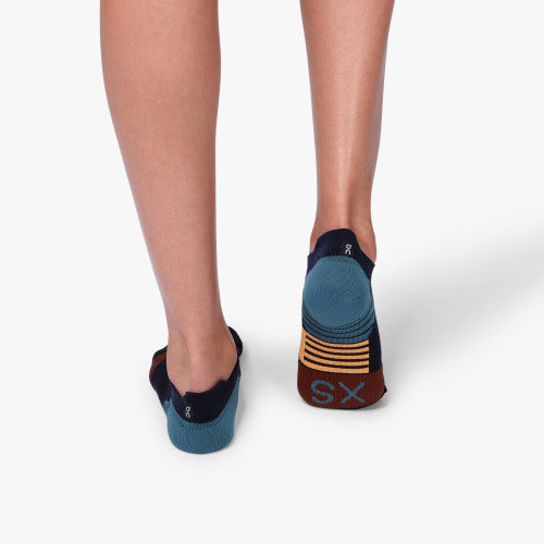 ON PERFORMANCE LOW SOCK F/W